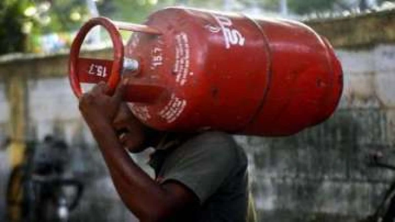 Centre reduces LPG gas cylinder prices by Rs 200