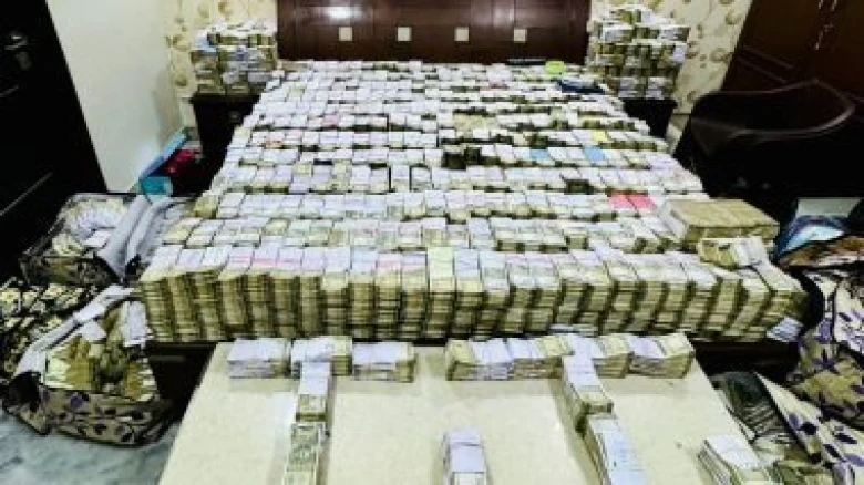 Income Tax raids on Agra shoe traders, cash worth Rs 40 crore recovered