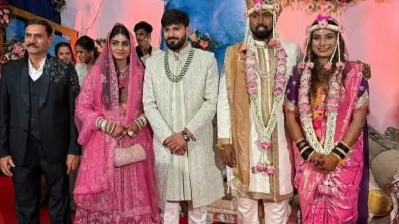 বৰষুণে ধ্বংস কৰিলে হিন্দু দৰা-কইনাৰ বিয়াৰ মণ্ডপ;  এহাল মুছলমান দৰা-কইনাই আগবঢ়ালে সহায়ৰ হাত